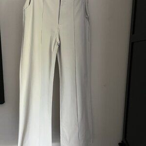 Vuori Womens Meta Wideleg Pant - Short